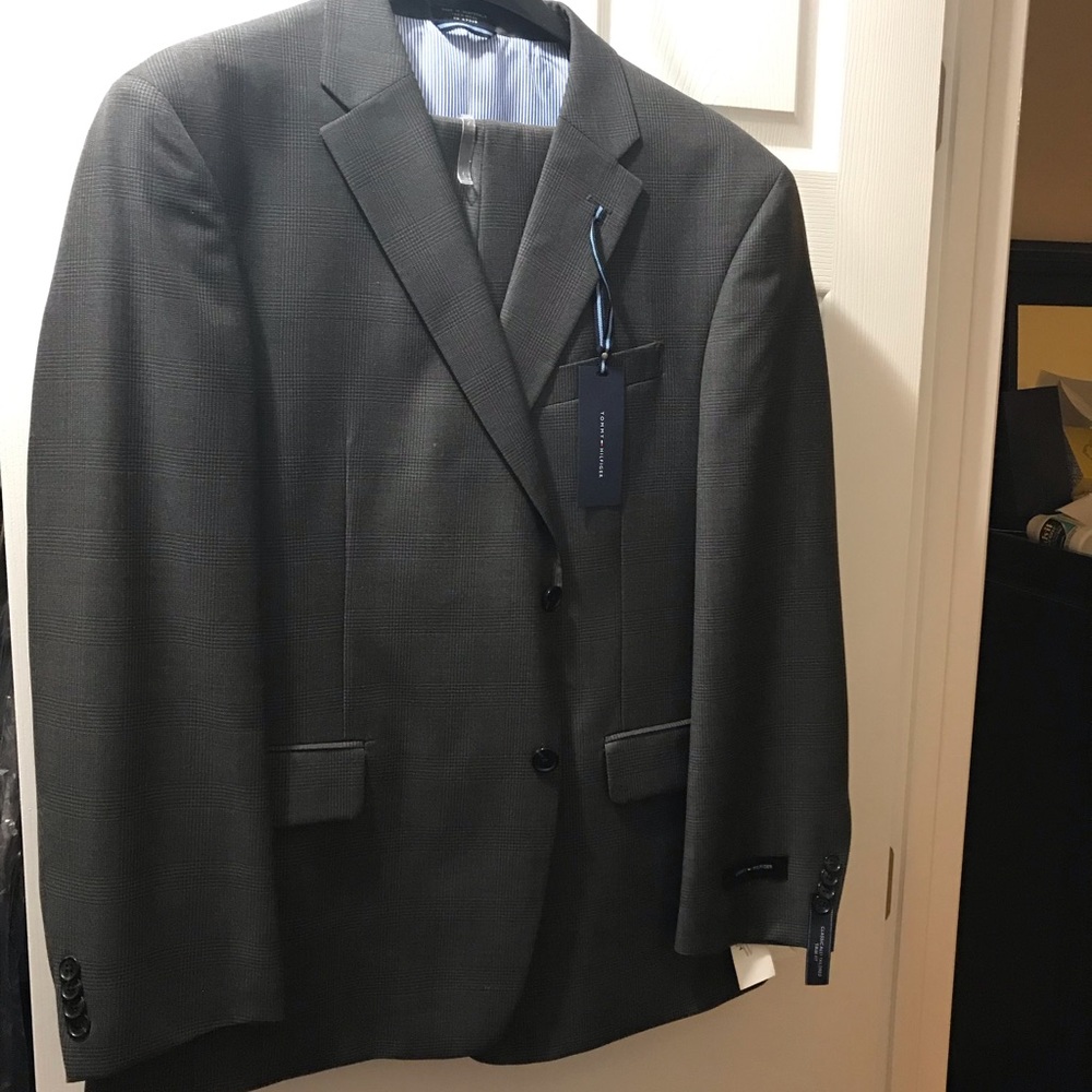 Tommy Hilfiger Lightweight wool suit